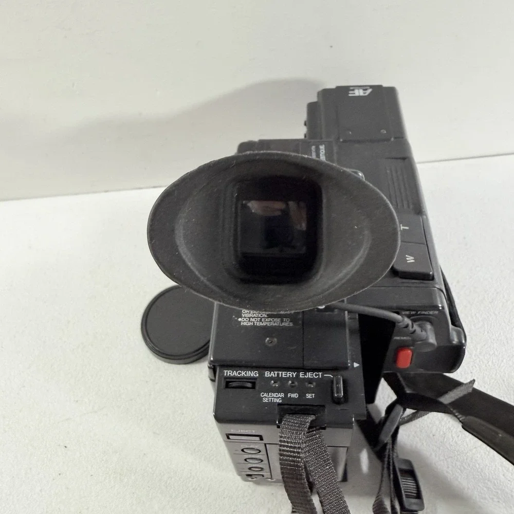 Sharp‎ VL-C73C VHS-C Camcorder Video Camera POWERS ON AS IS READ